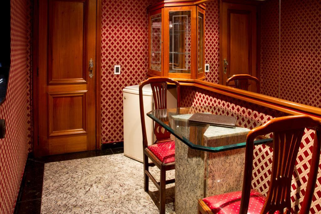 Love hotel Te Adoro (adults Only)